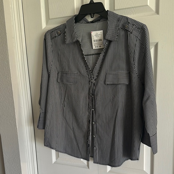 Adrienne Vittadini Tops - Adrienne Vittadini Black and White Button Down Shirt